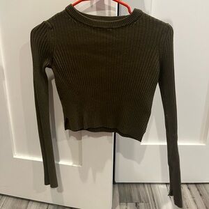 Green long sleeve cropped sweater